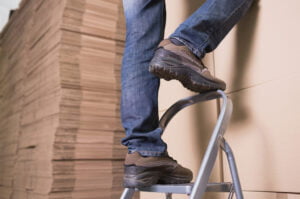 Read more about the article Jakie są rodzaje drabin aluminiowych i drewnianych oraz na jaką warto się zdecydować?